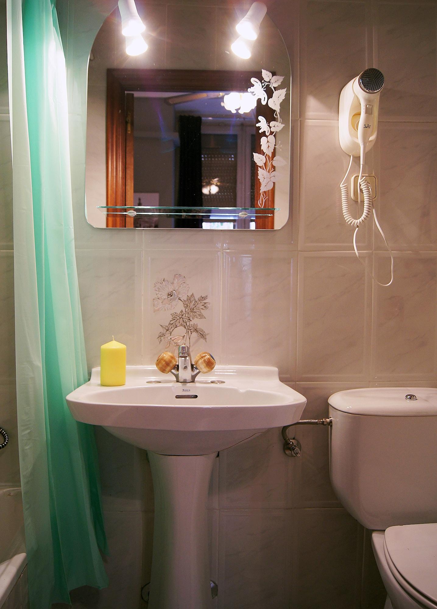 Hostal Fuencarral Kryse Мадрид Екстериор снимка