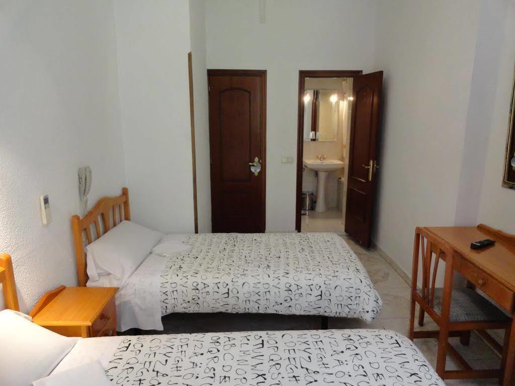 Hostal Fuencarral Kryse Мадрид Екстериор снимка
